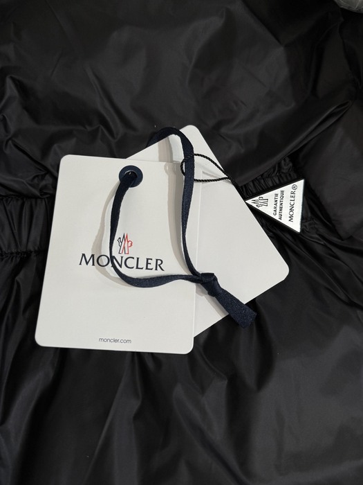 Clothing Moncler puffer jacket with fur collar Black 002