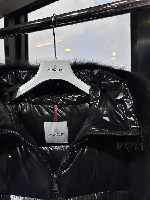 Clothing Moncler puffer jacket with fur collar Black 003