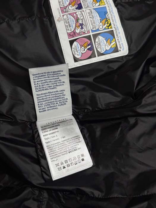 Clothing Moncler puffer jacket with fur collar Black