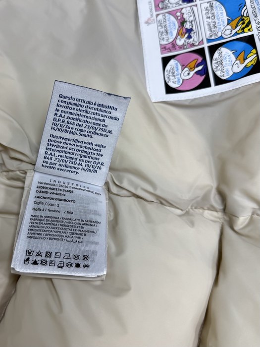 Clothing Moncler puffer jacket with fur hood Beige 001