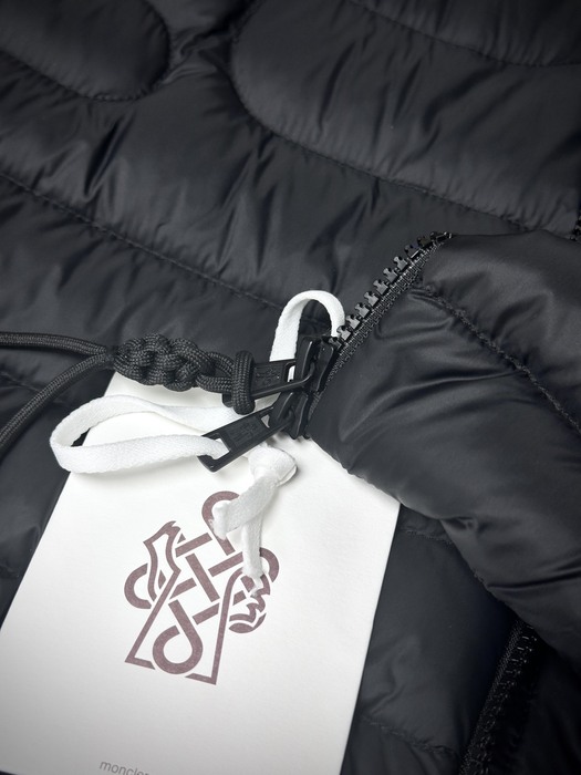 Clothing Moncler puffer jacket with hood Black 004