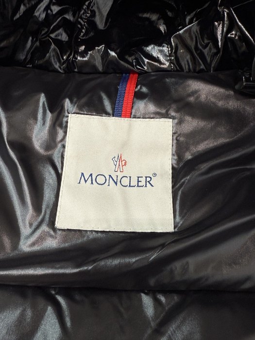 Clothing Moncler puffer jacket with hood Black 006