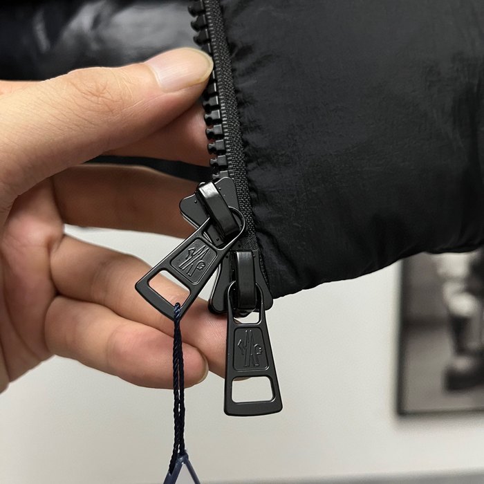 Clothing Moncler puffer jacket Black 002