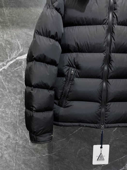 Clothing Moncler puffer jacket Black 004