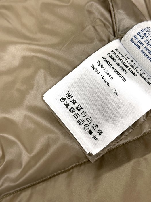 Clothing Moncler puffer jacket Black 005