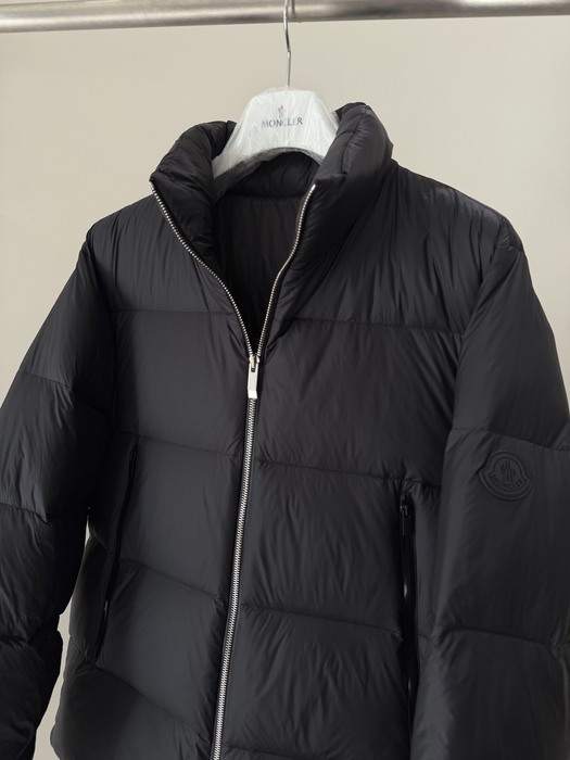 Clothing Moncler puffer jacket Black 006