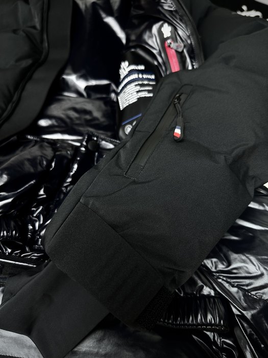 Clothing Moncler puffer jacket Black 011