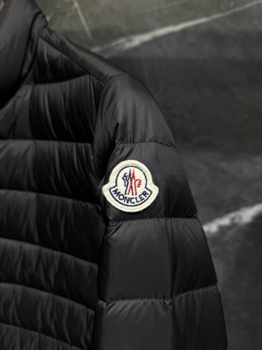 Clothing Moncler puffer jacket Black 013