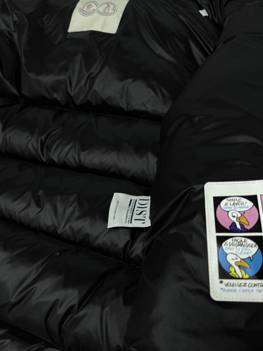 Clothing Moncler puffer jacket Black 017