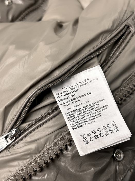 Clothing Moncler puffer jacket Black 018