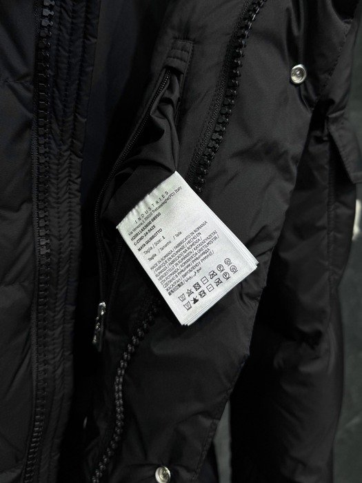 Clothing Moncler puffer jacket Black 019