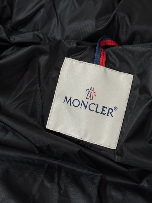 Clothing Moncler puffer jacket Black 020