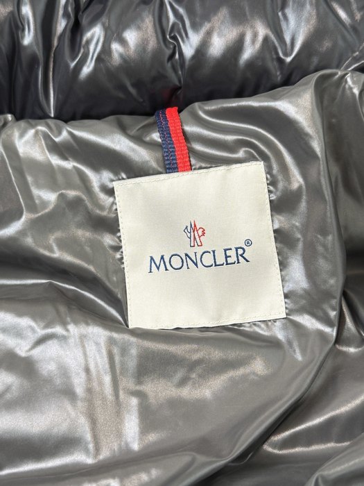 Clothing Moncler puffer jacket Black 021