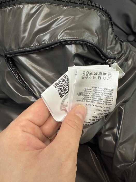 Clothing Moncler puffer jacket Black 021