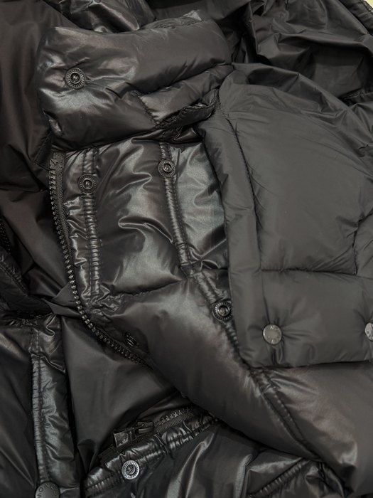 Clothing Moncler puffer jacket Black 022