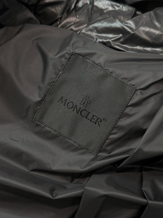 Clothing Moncler puffer jacket Black 022