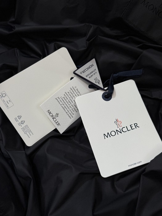 Clothing Moncler puffer jacket Black 022