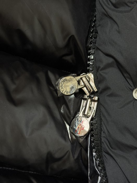 Clothing Moncler puffer jacket Black 024