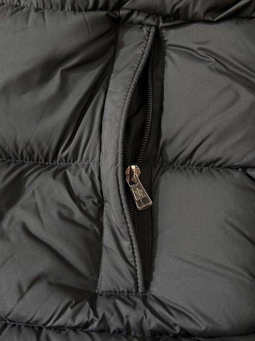 Clothing Moncler puffer jacket Black 024