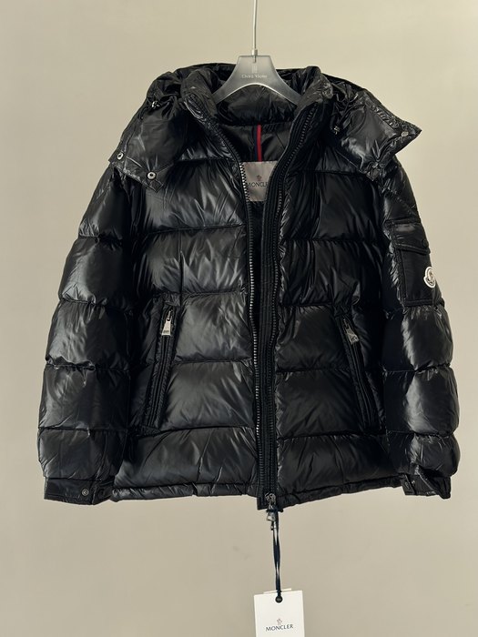 Clothing Moncler puffer jacket Black 027