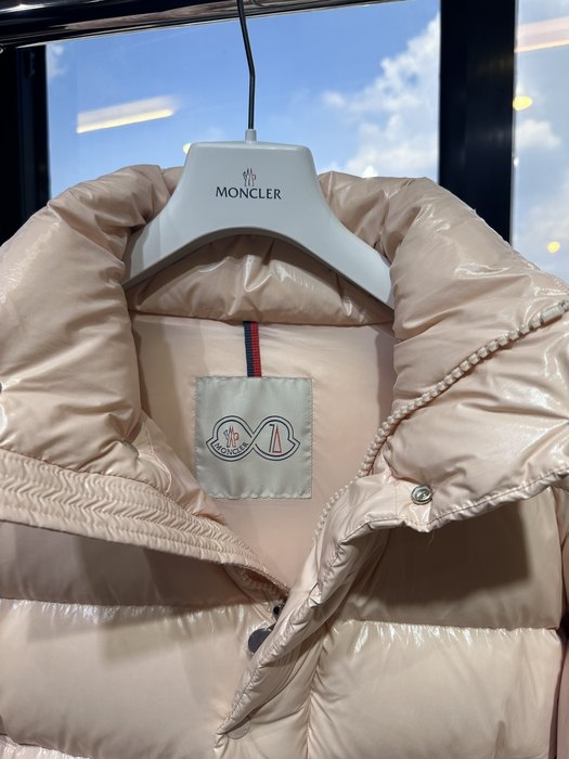 Clothing Moncler puffer jacket Black 028