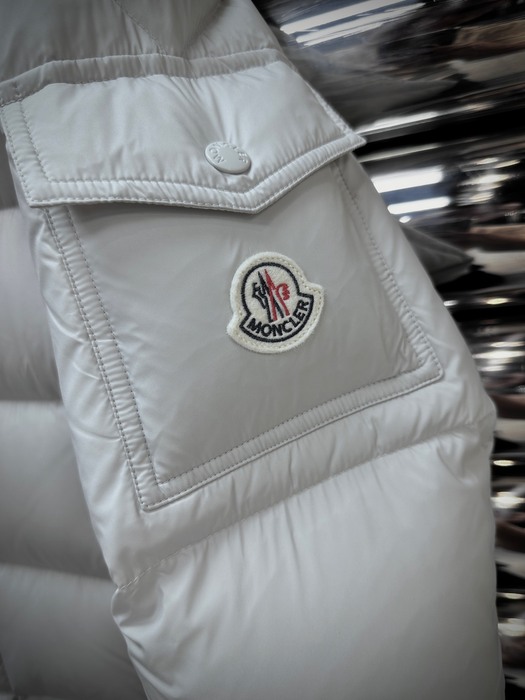 Clothing Moncler puffer jacket White 004
