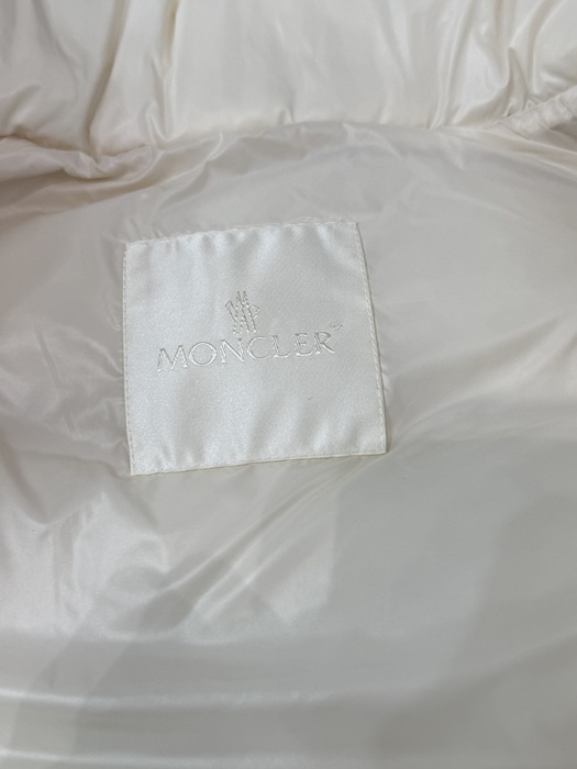 Clothing Moncler puffer jacket White 006