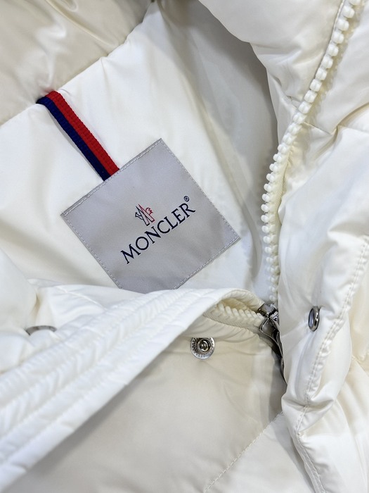 Clothing Moncler puffer jacket White 009