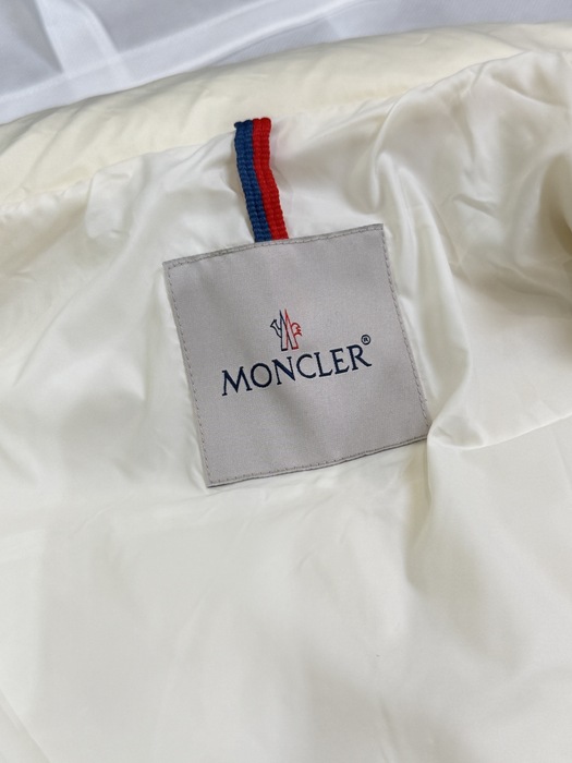 Clothing Moncler puffer vest White 001