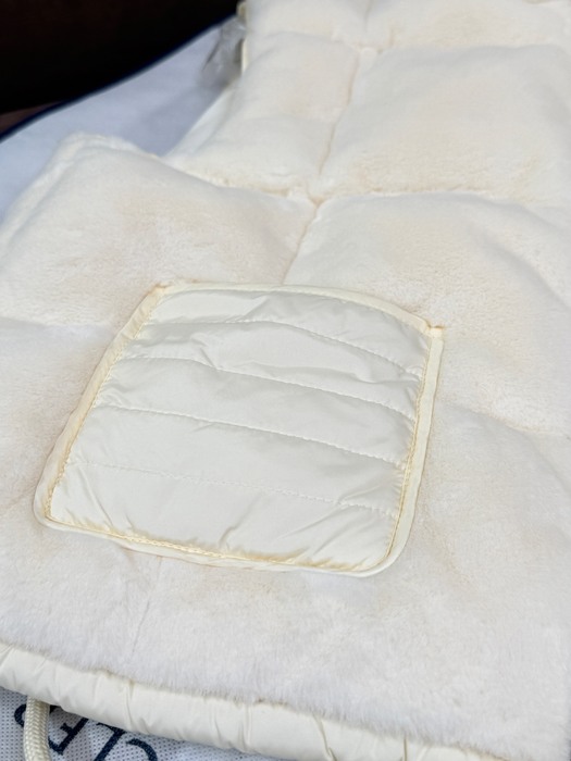 Clothing Moncler puffer vest White 001