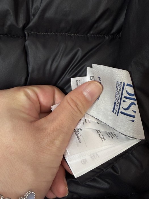 Clothing puffer jacket with fur shoulder patches Brown