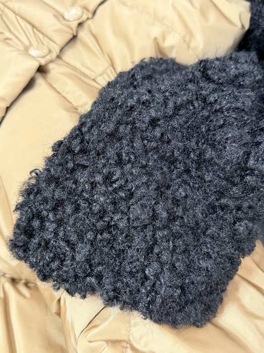 Clothing puffer jacket with fur shoulder patches Brown