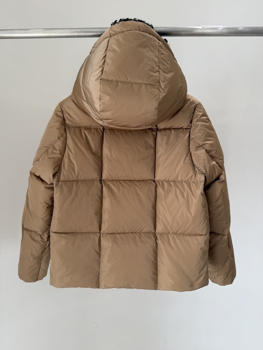 Clothing puffer jacket with fur shoulder patches Brown