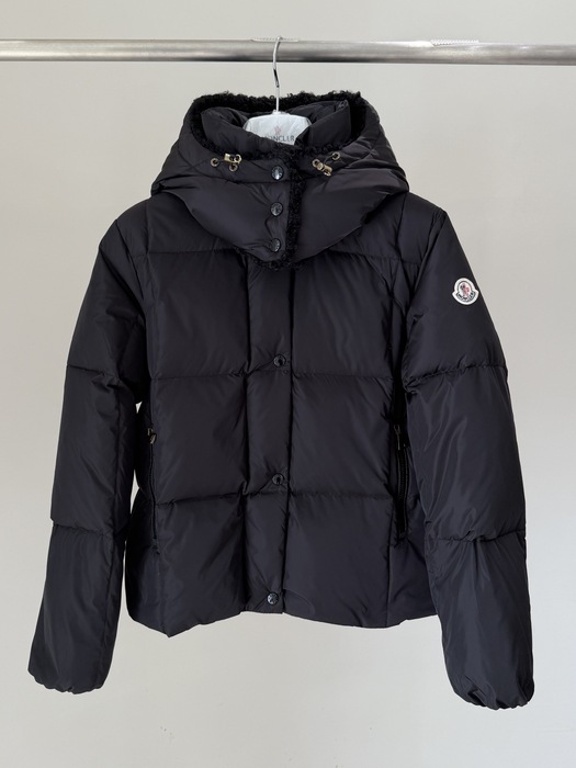 Clothing puffer jacket with shearling detail Black