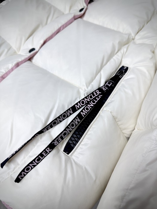 Clothing puffer jacket White