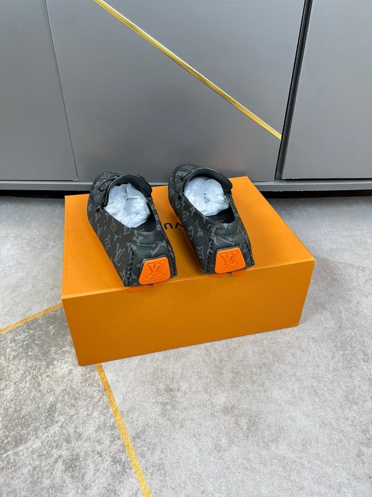 Shoes Louis Vuitton 1V Driver Moccasin Black