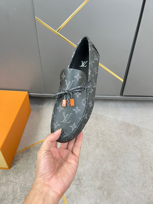 Shoes Louis Vuitton 1V Driver Moccasin Black