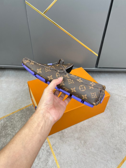 Shoes Louis Vuitton 1V Driver Moccasin Brown