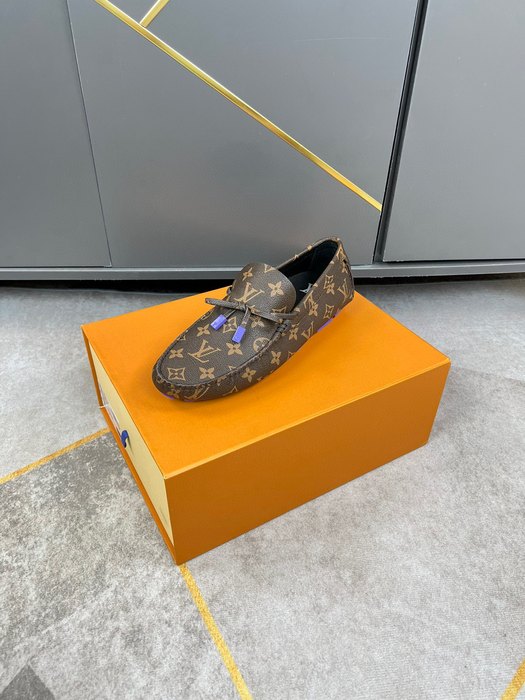 Shoes Louis Vuitton 1V Driver Moccasin Brown