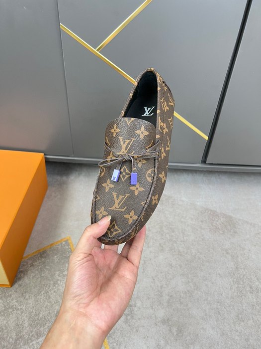 Shoes Louis Vuitton 1V Driver Moccasin Brown