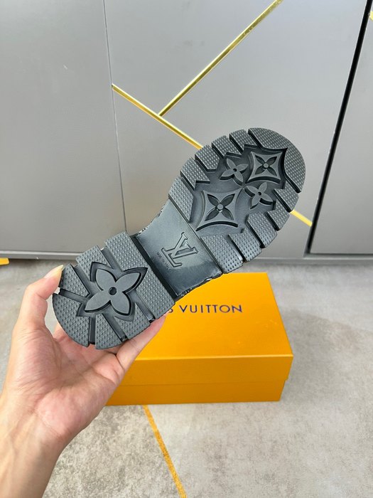 Shoes Louis Vuitton Brogue Derby Black 002