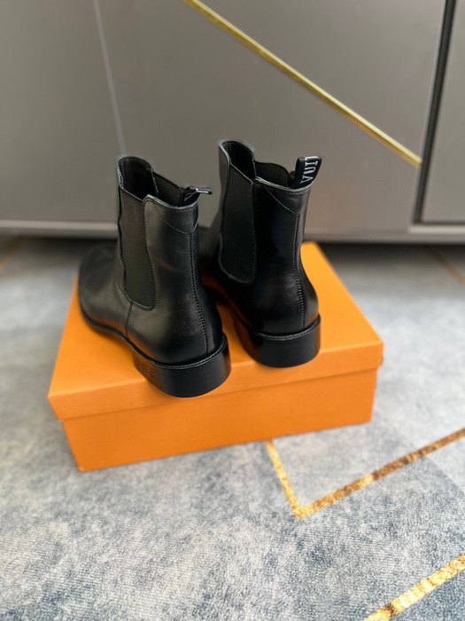 Shoes Louis Vuitton Chelsea boots Black 004