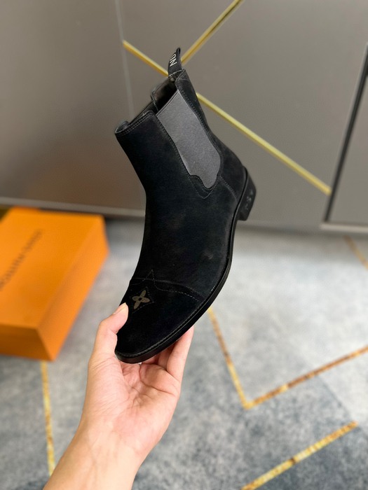 Shoes Louis Vuitton Chelsea boots Black 005