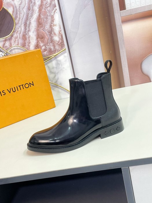 Shoes Louis Vuitton Chelsea boots Black