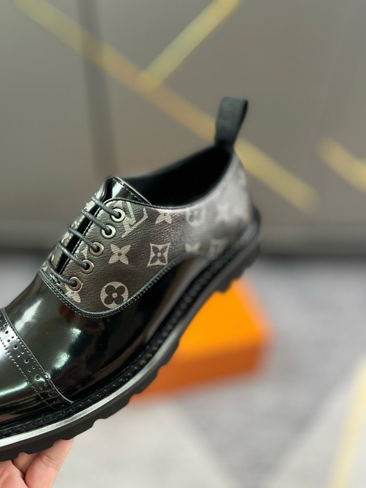 Shoes Louis Vuitton Oxford derby Black 002