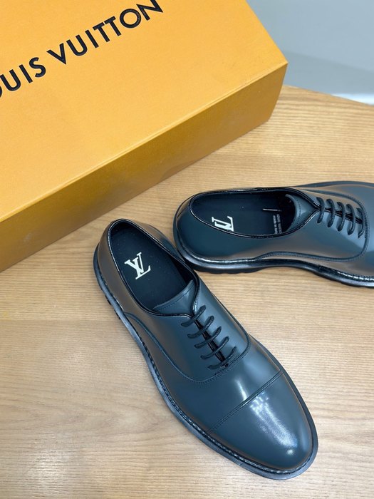 Shoes Louis Vuitton Oxford derby Grey