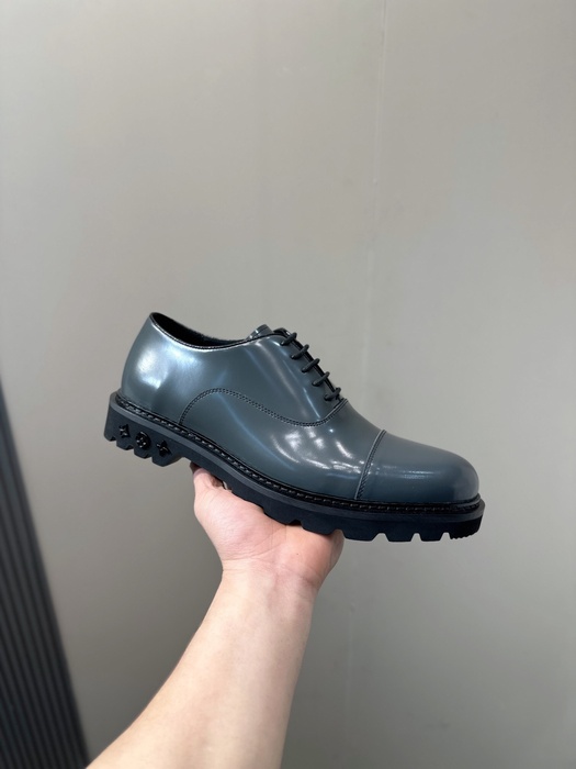 Shoes Louis Vuitton Oxford derby Grey