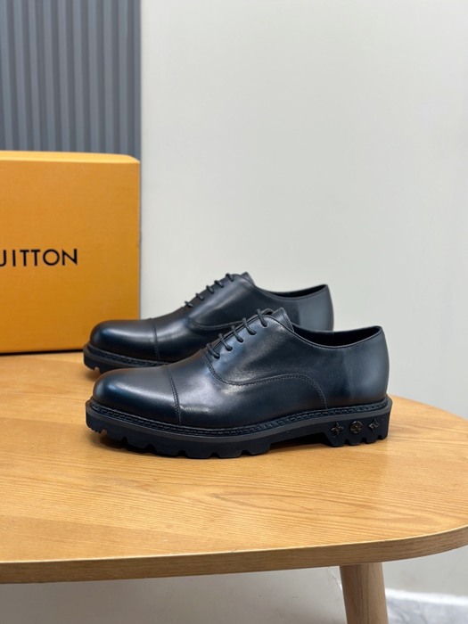 Shoes Louis Vuitton Oxford lace up Black