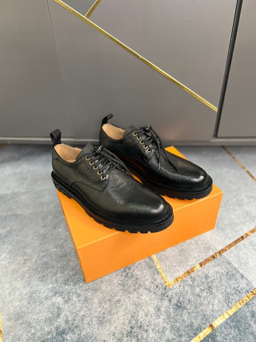 Shoes Louis Vuitton Oxford leather embossed Black