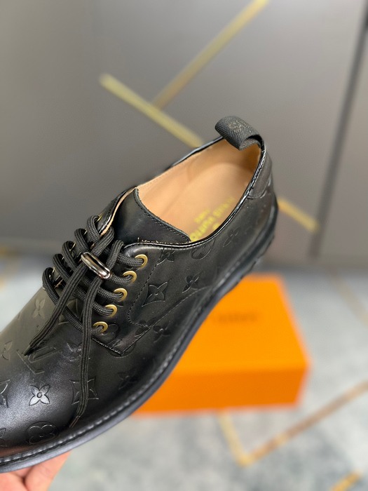 Shoes Louis Vuitton Oxford leather embossed Black